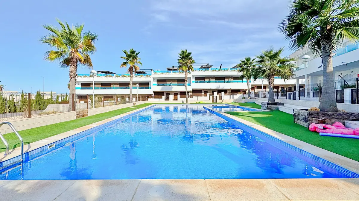 Townhouse with 3 bedrooms in Torrevieja, Alicante, €310,000