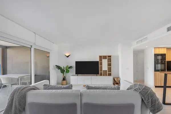 Apartment with 2 bedrooms in Torrevieja, Alicante, €765,000 — photo 3