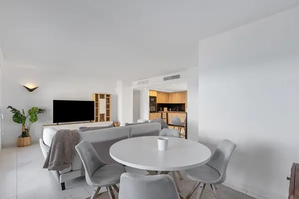 Apartment with 2 bedrooms in Torrevieja, Alicante, €765,000 — photo 4