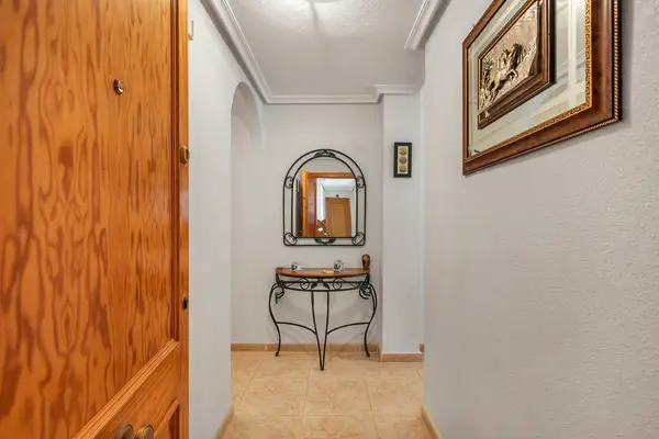 Apartment with 3 bedrooms in Torrevieja, Alicante, €179,000 — photo 3