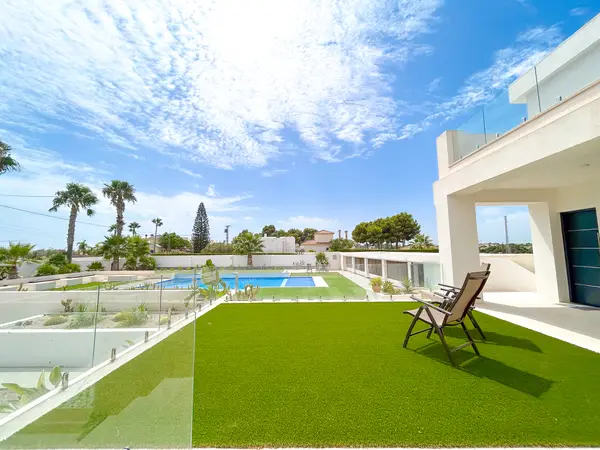 Villa with 8 bedrooms in Los Montesinos, Alicante, €1,400,000 — photo 3