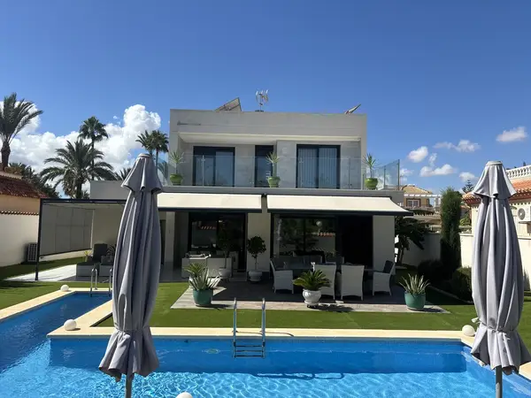 Villa with 3 bedrooms in Los Urrutias, Murcia, €1,598,000 — photo 2