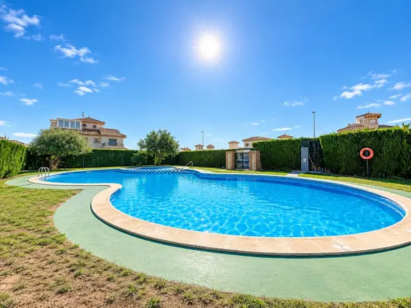Townhouse with 3 bedrooms in La Zenia, Alicante, €285,000 — photo 3
