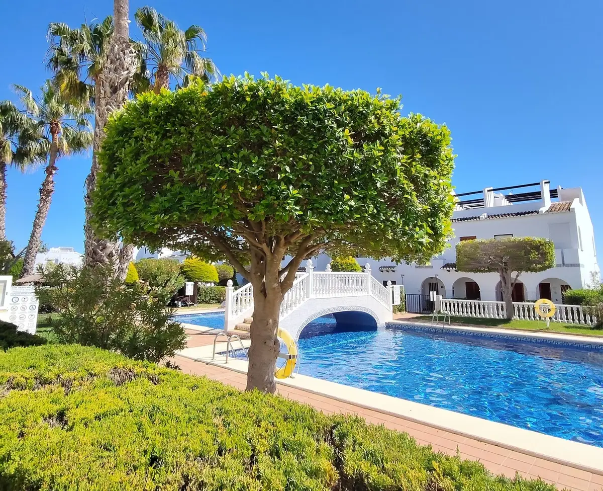 Bungalow with 2 bedrooms in Ciudad Quesada, Alicante, €215,000
