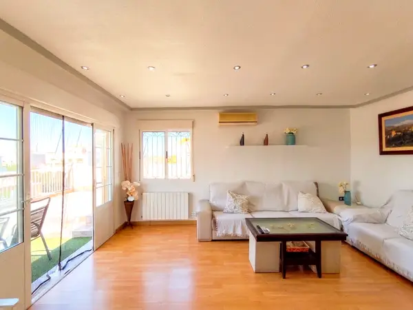 Townhouse with 6 bedrooms in Los Altos, Alicante, €280,000 — photo 3