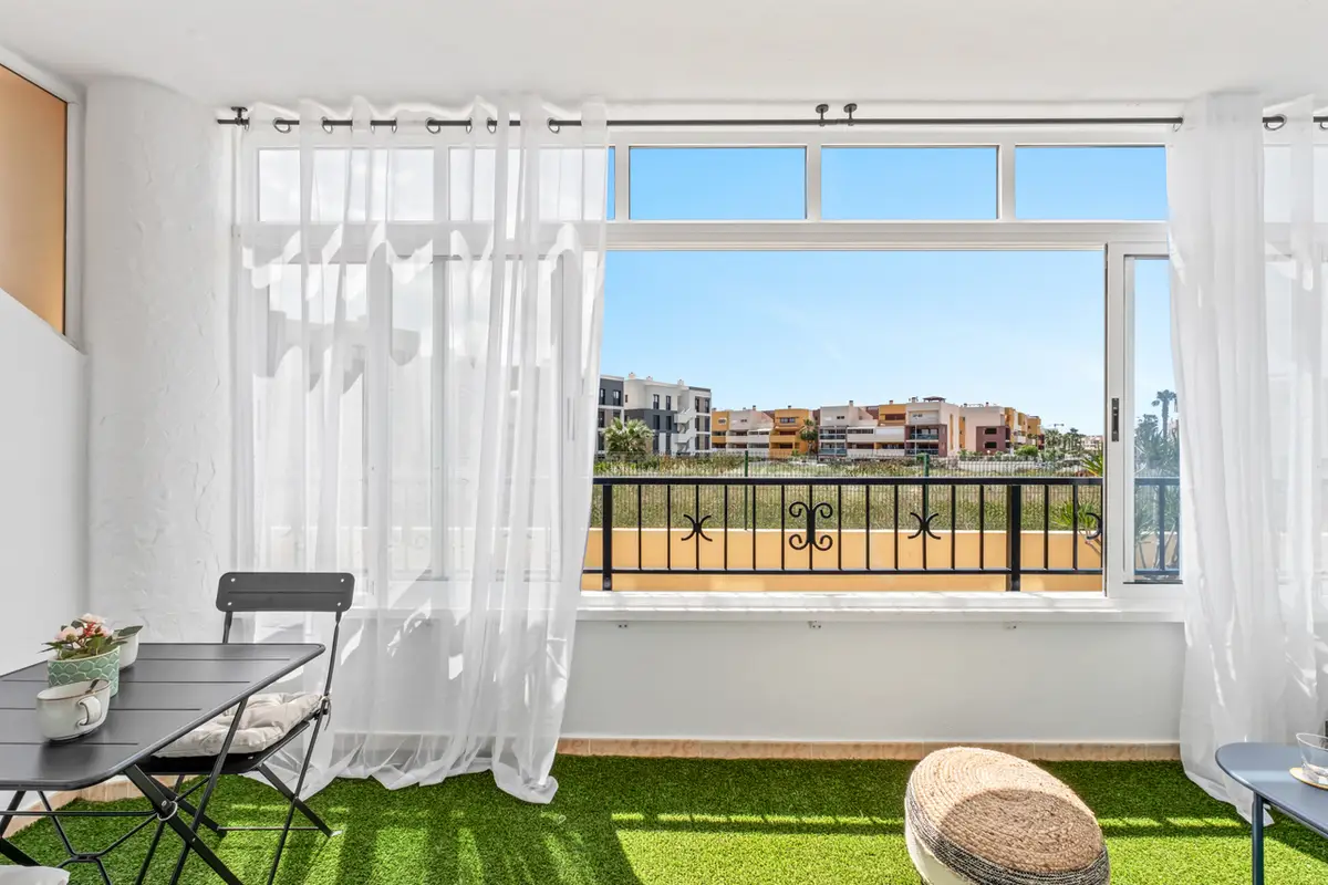 Apartment with 2 bedrooms in Playa Flamenca, Alicante, €194,800