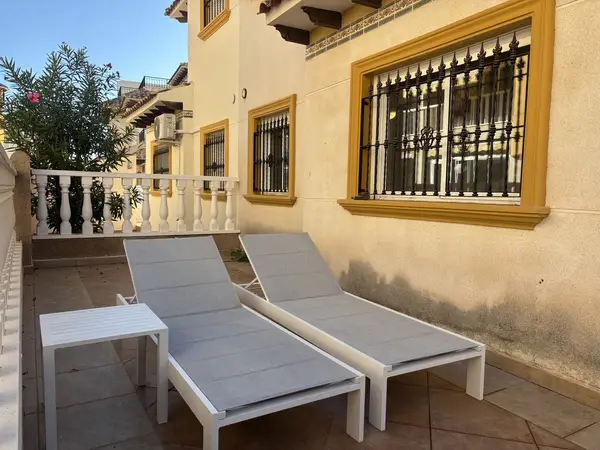 Townhouse with 3 bedrooms in La Zenia, Alicante, €285,000 — photo 4