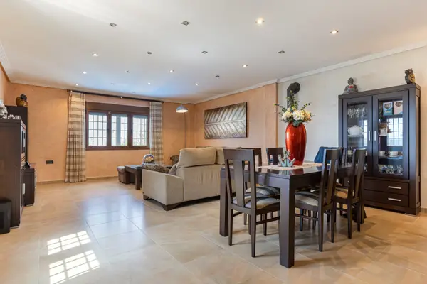 Villa with 4 bedrooms in Los Montesinos, Alicante, €750,000 — photo 4