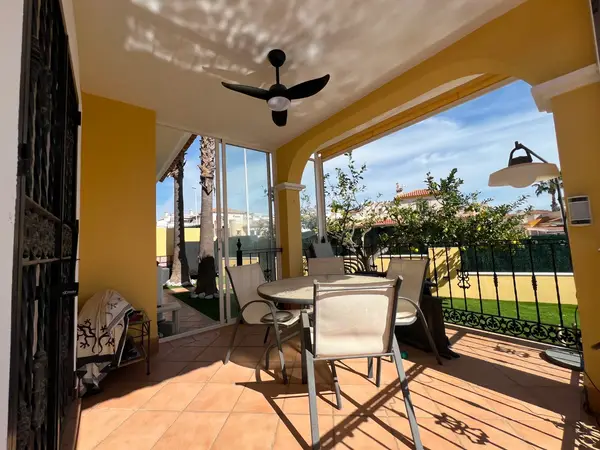 Villa with 3 bedrooms in Orihuela Costa, Alicante, €430,000 — photo 3