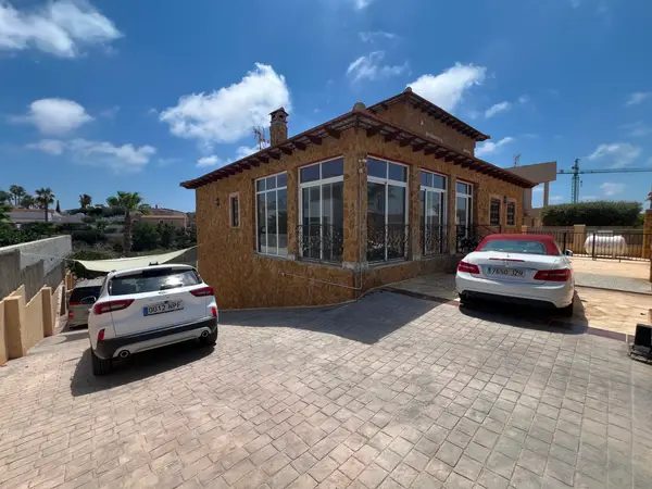 Villa with 6 bedrooms in San Fulgencio, Alicante, €599,999 — photo 3