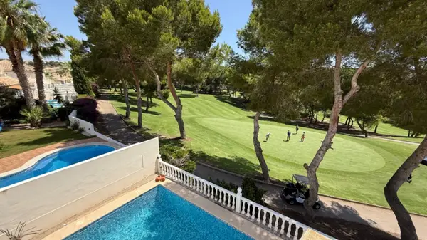Villa with 4 bedrooms in Orihuela, Alicante, €645,000 — photo 2