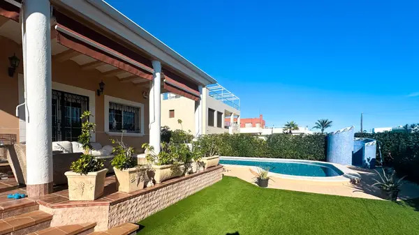 Villa with 6 bedrooms in La Mata, Alicante, €950,000 — photo 3