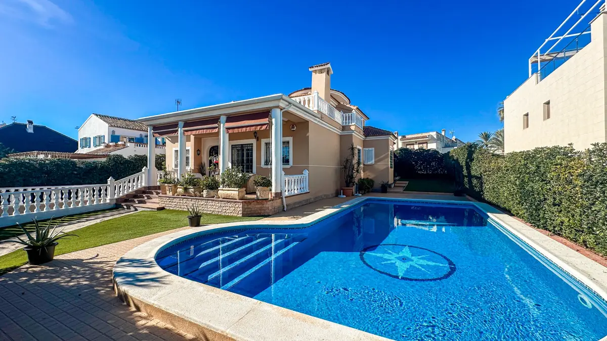 Villa with 6 bedrooms in La Mata, Alicante, €950,000