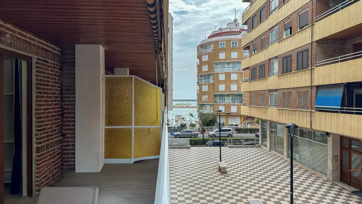 Apartment with 2 bedrooms in Torrevieja, Alicante, €249,900