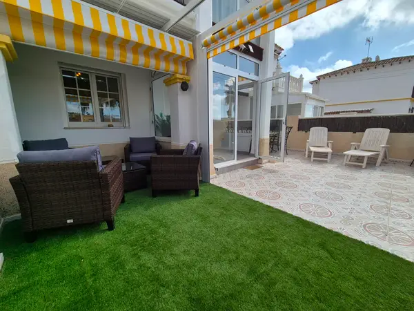 Bungalow with 1 bedroom in San Miguel de Salinas, Alicante, €155,000 — photo 2