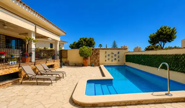 Villa with 7 bedrooms in Campoamor, Alicante, €1,190,000 — photo 3
