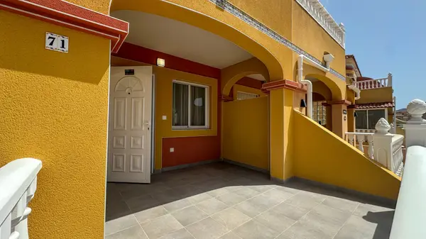 Townhouse with 2 bedrooms in Orihuela Costa, Alicante, €255,000 — photo 3