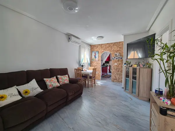 Bungalow with 2 bedrooms in Torrevieja, Alicante, €179,900 — photo 3