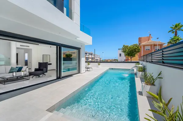Villa with 4 bedrooms in Guardamar del Segura, Alicante, €1,250,000 — photo 3
