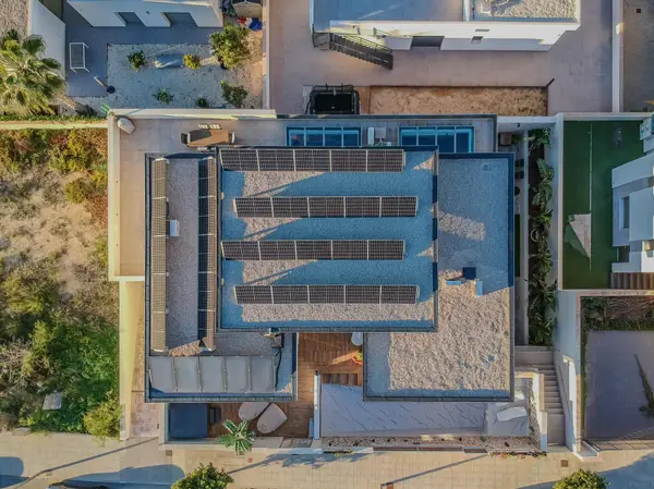 Villa with 4 bedrooms in Benijofar, Alicante, €1,095,000 — photo 2