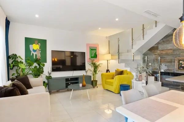 Villa with 3 bedrooms in Villamartín, Alicante, €325,000 — photo 4