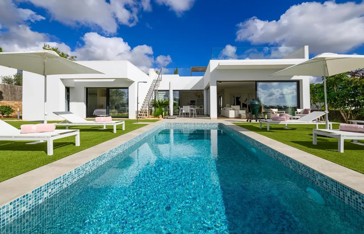 Villa with 3 bedrooms in Orihuela, Alicante, €1,790,000