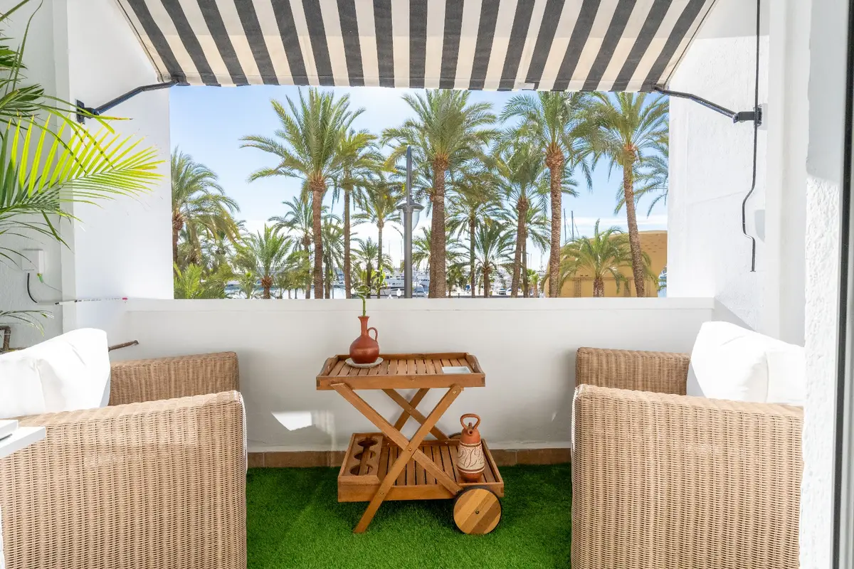 Apartment with 2 bedrooms in Alicante, Alicante, €1,100,000
