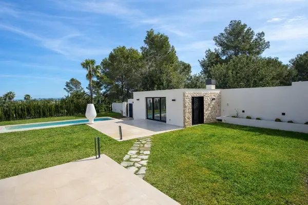 Villa with 3 bedrooms in Dénia, Alicante, €1,595,000 — photo 2