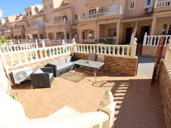 Townhouse with 3 bedrooms in Orihuela, Alicante, €275,900 — photo 2