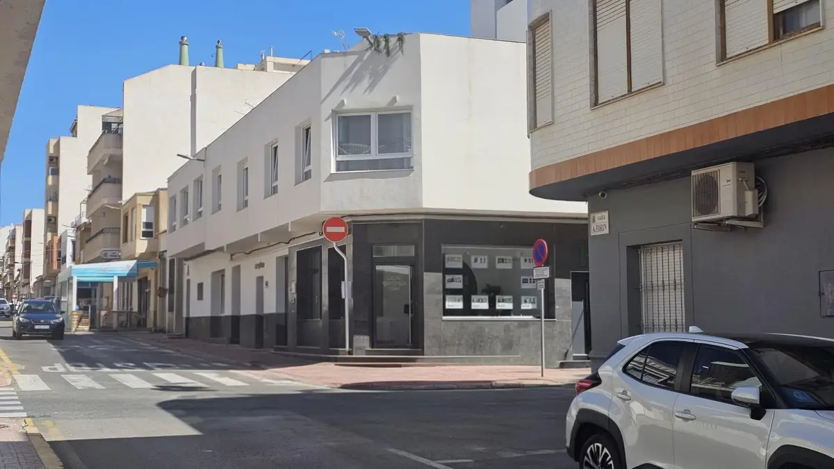 Commercial with 12 bedrooms in Torrevieja, Alicante, €1,500,000