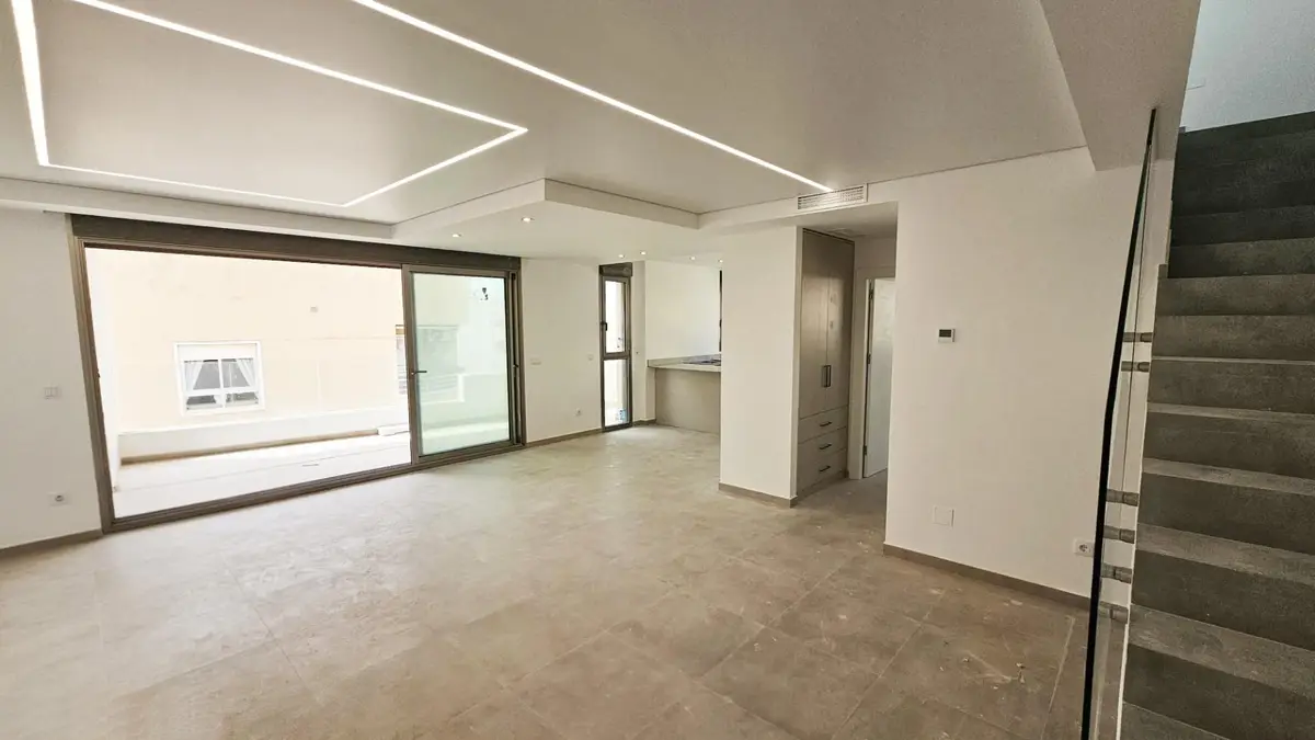 Penthouse with 3 bedrooms in Torrevieja, Alicante, €548,000