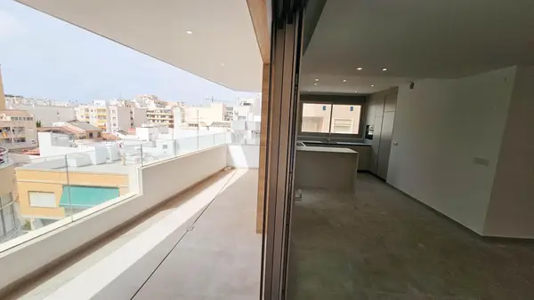 Penthouse with 3 bedrooms in Torrevieja, Alicante, €548,000 — photo 4