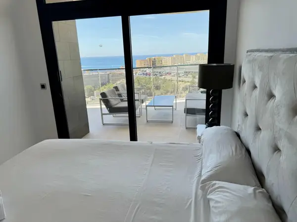 Apartment with 3 bedrooms in Benidorm, Alicante, €678,000 — photo 3