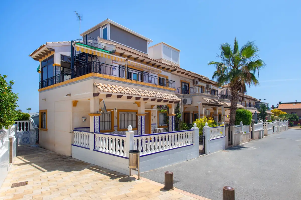 Bungalow with 2 bedrooms in Orihuela Costa, Alicante, €188,700