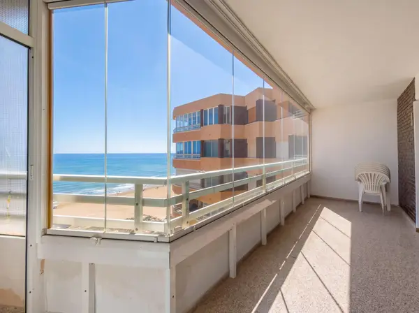 Apartment with 3 bedrooms in Torrevieja, Alicante, €350,000 — photo 2