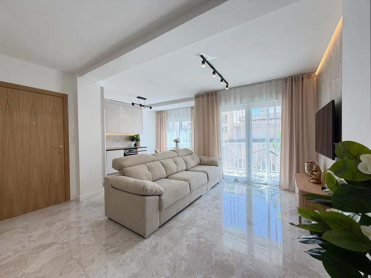 Penthouse with 3 bedrooms in Torrevieja, Alicante, €229,000