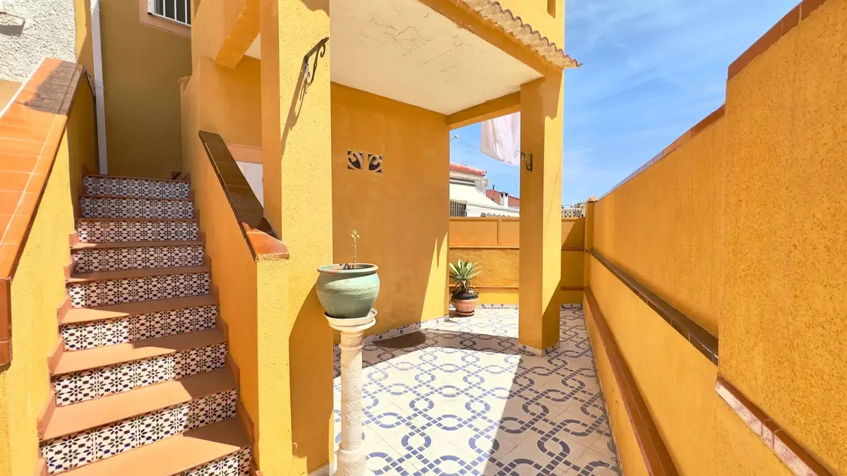 Bungalow with 2 bedrooms in Torrevieja, Alicante, €124,900