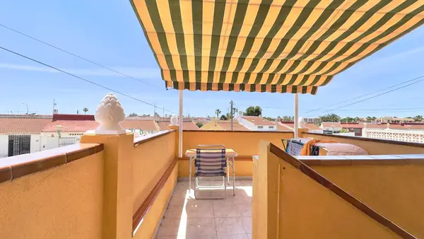 Bungalow with 2 bedrooms in Torrevieja, Alicante, €124,900 — photo 3