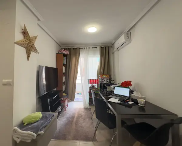 Apartment with 1 bedroom in Torrevieja, Alicante, €124,900 — photo 3