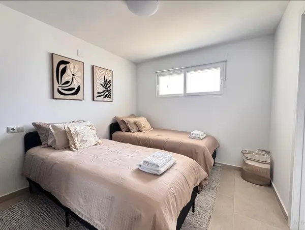 Apartment with 2 bedrooms in Torrevieja, Alicante, €279,000 — photo 3