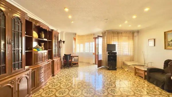 Apartment with 3 bedrooms in Torrevieja, Alicante, €169,900 — photo 2