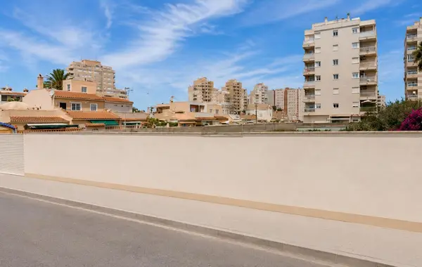 Land in Torrevieja, Alicante, €950,000 — photo 3