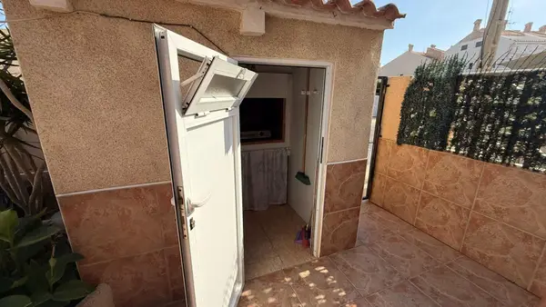 Duplex with 3 bedrooms in Torrevieja, Alicante, €315,000 — photo 4