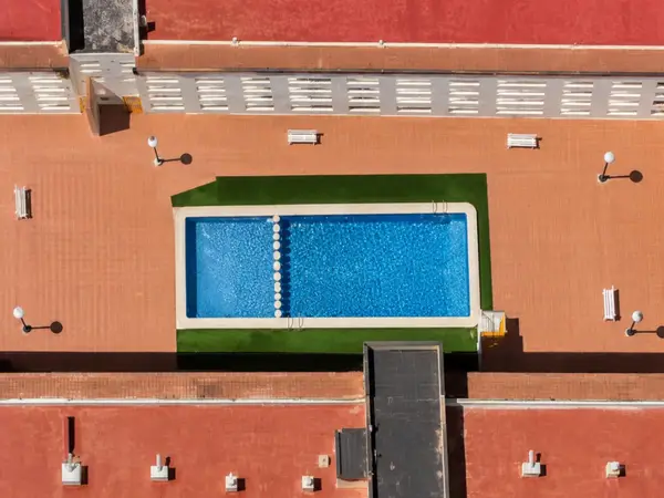 Apartment with 2 bedrooms in Torrevieja, Alicante, €149,900 — photo 2