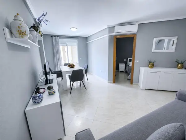Apartment with 2 bedrooms in Torrevieja, Alicante, €149,900 — photo 4