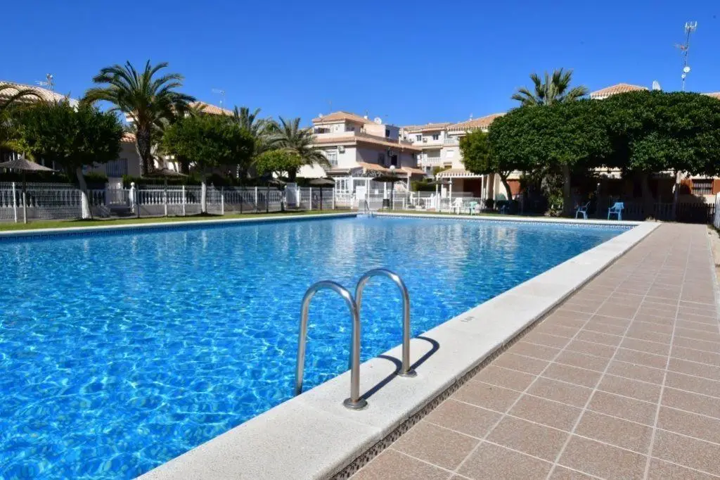 Bungalow with 2 bedrooms in Orihuela Costa, Alicante, €185,000