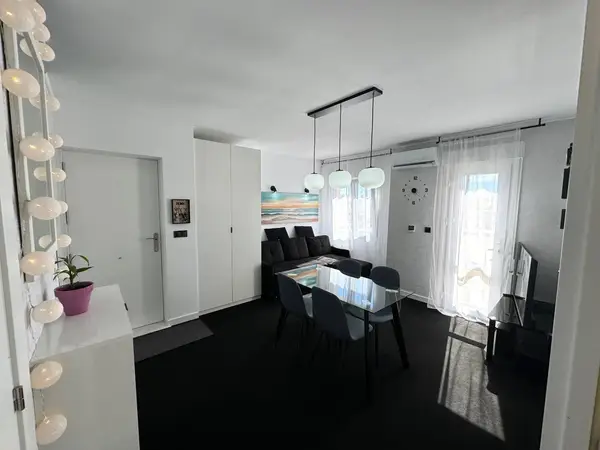 Duplex with 3 bedrooms in Torrevieja, Alicante, €225,000 — photo 2