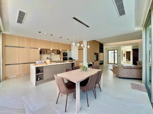 Villa with 3 bedrooms in Orihuela, Alicante, €1,390,000 — photo 3