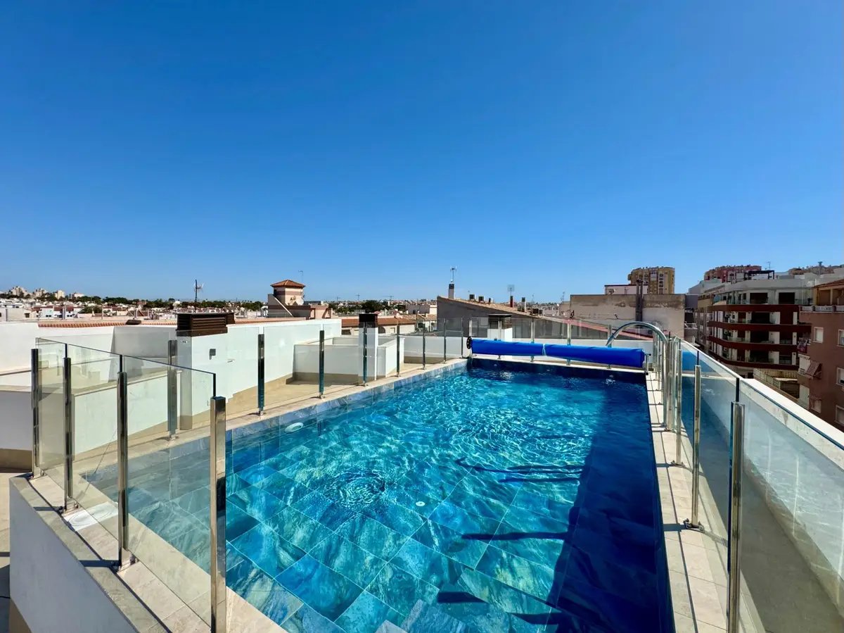 Apartment with 2 bedrooms in Torrevieja, Alicante, €250,000