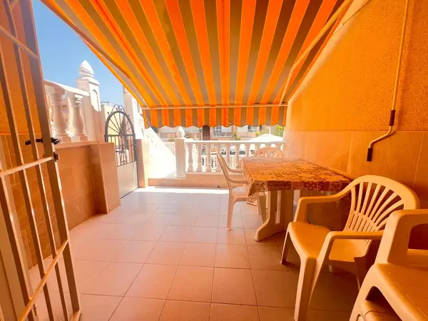 Bungalow with 2 bedrooms in Torrevieja, Alicante, €179,999 — photo 4